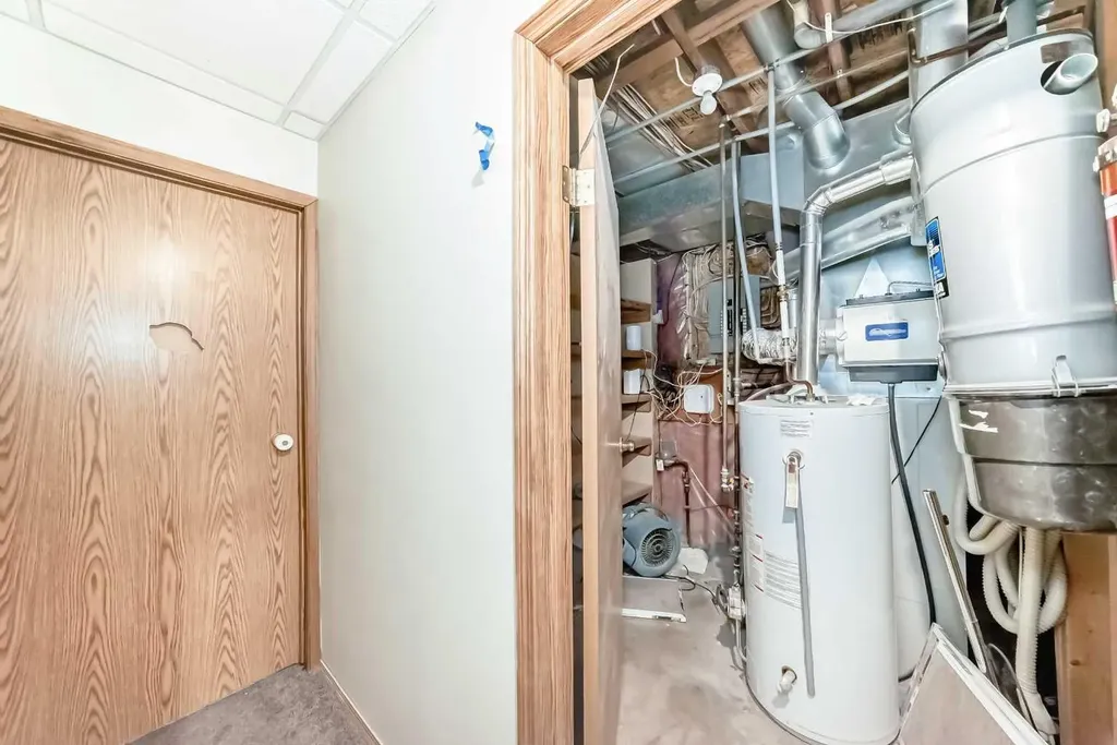 176 Woodside Road NW Airdrie AB T4B2E2