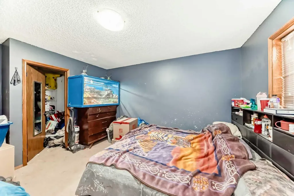 176 Woodside Road NW Airdrie AB T4B2E2