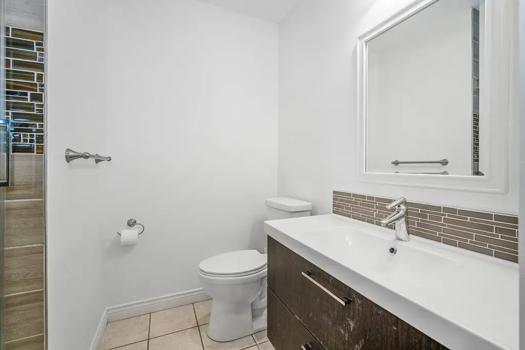 7 May Crescent Fort Mcmurray AB T9H 1J8