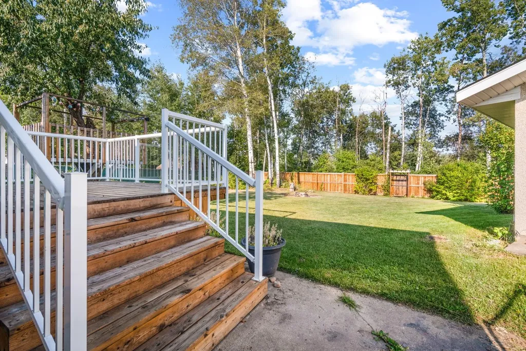 7 May Crescent Fort Mcmurray AB T9H 1J8
