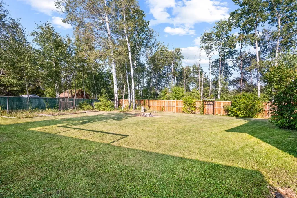 7 May Crescent Fort Mcmurray AB T9H 1J8