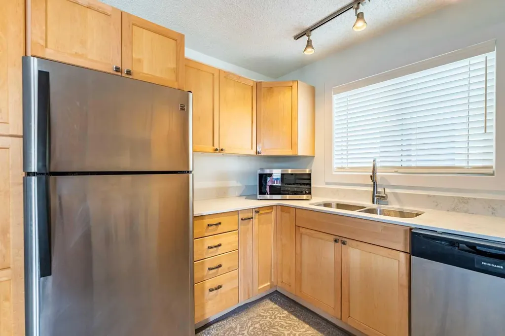 143 Erin Mount Place SE Calgary AB T2B 2T3