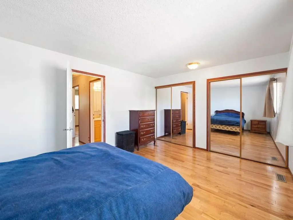 143 Erin Mount Place SE Calgary AB T2B 2T3