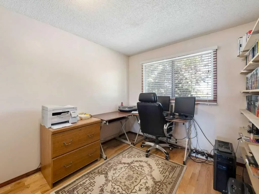 143 Erin Mount Place SE Calgary AB T2B 2T3