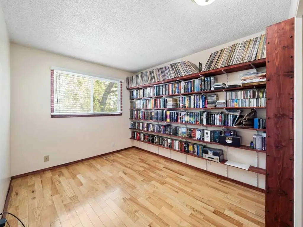 143 Erin Mount Place SE Calgary AB T2B 2T3