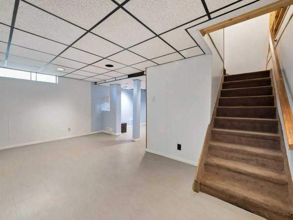 143 Erin Mount Place SE Calgary AB T2B 2T3
