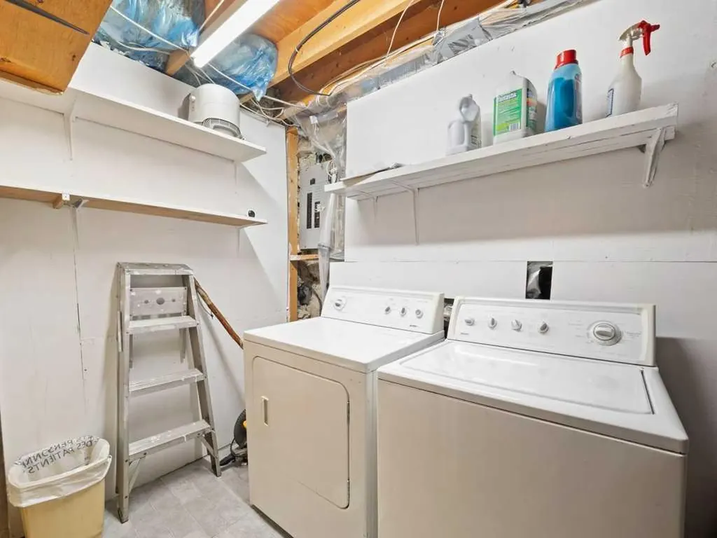 143 Erin Mount Place SE Calgary AB T2B 2T3