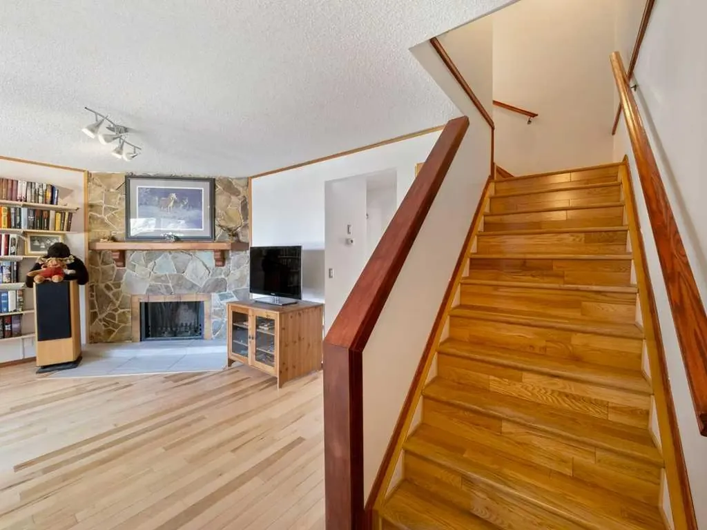 143 Erin Mount Place SE Calgary AB T2B 2T3