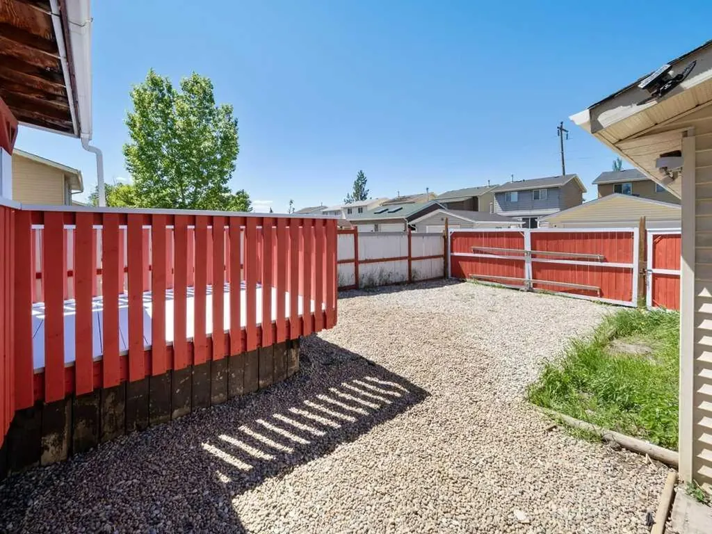 143 Erin Mount Place SE Calgary AB T2B 2T3