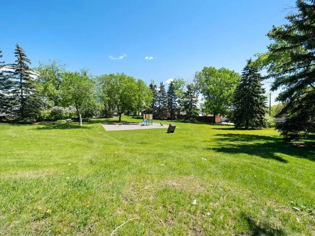 143 Erin Mount Place SE Calgary AB T2B 2T3