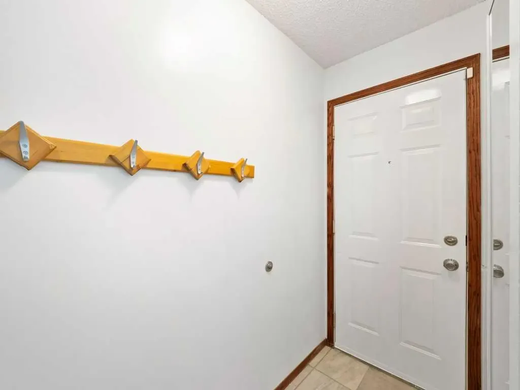 143 Erin Mount Place SE Calgary AB T2B 2T3