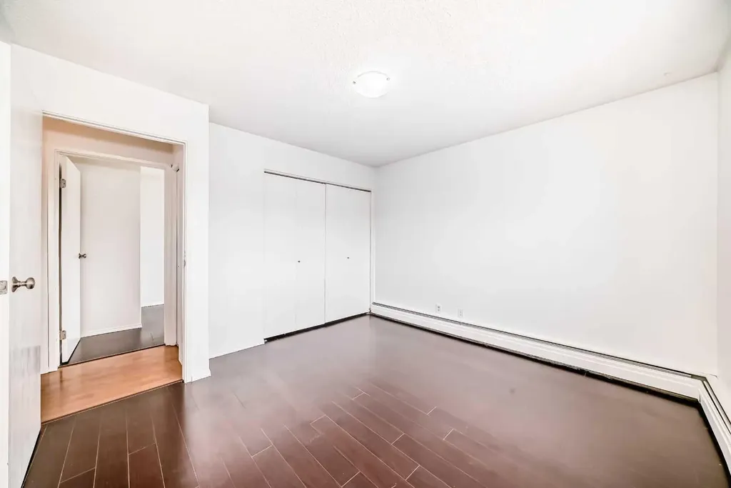 1633 26 Avenue SW Calgary AB T2T 1C7