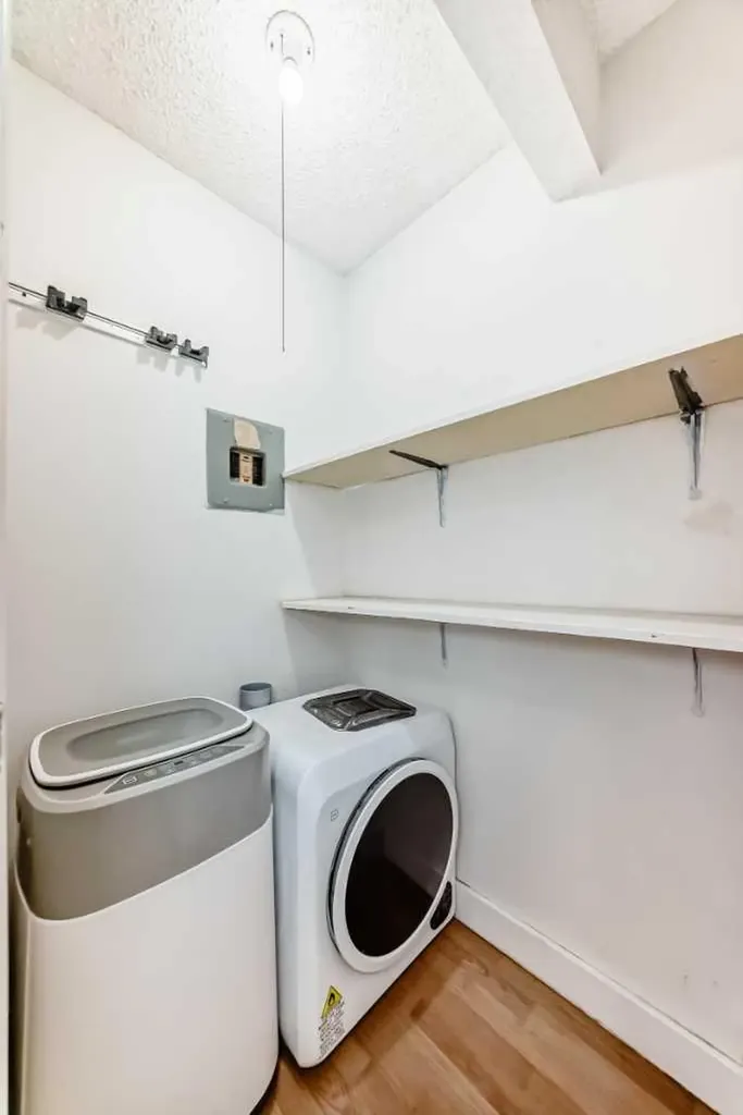 1633 26 Avenue SW Calgary AB T2T 1C7
