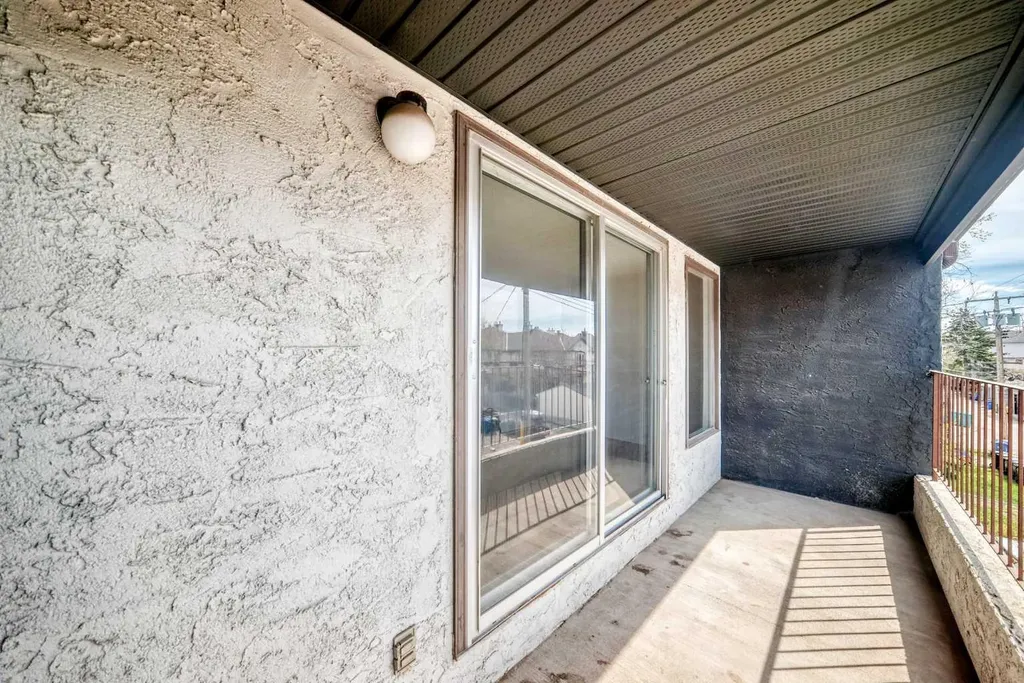 1633 26 Avenue SW Calgary AB T2T 1C7