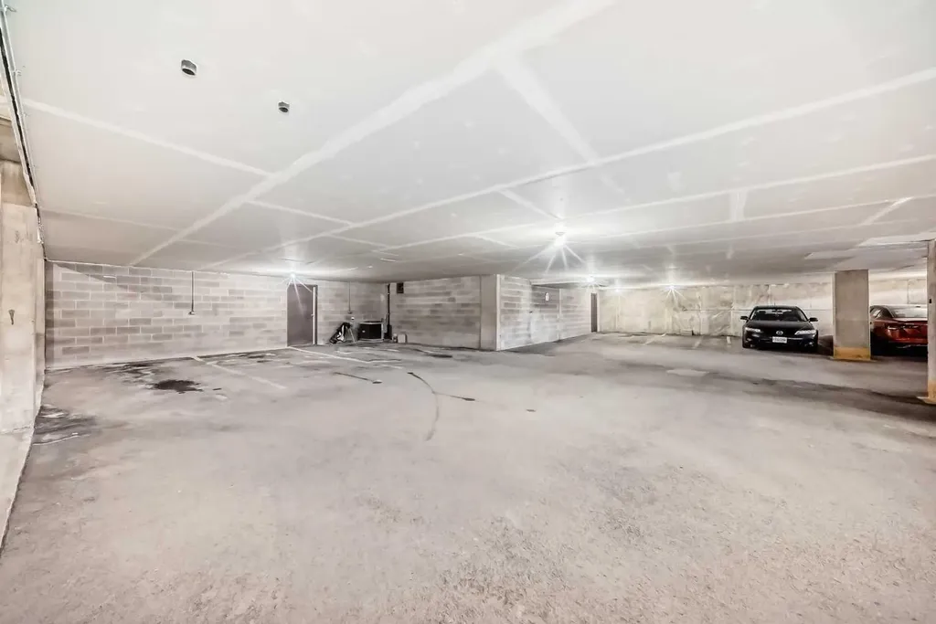 1633 26 Avenue SW Calgary AB T2T 1C7