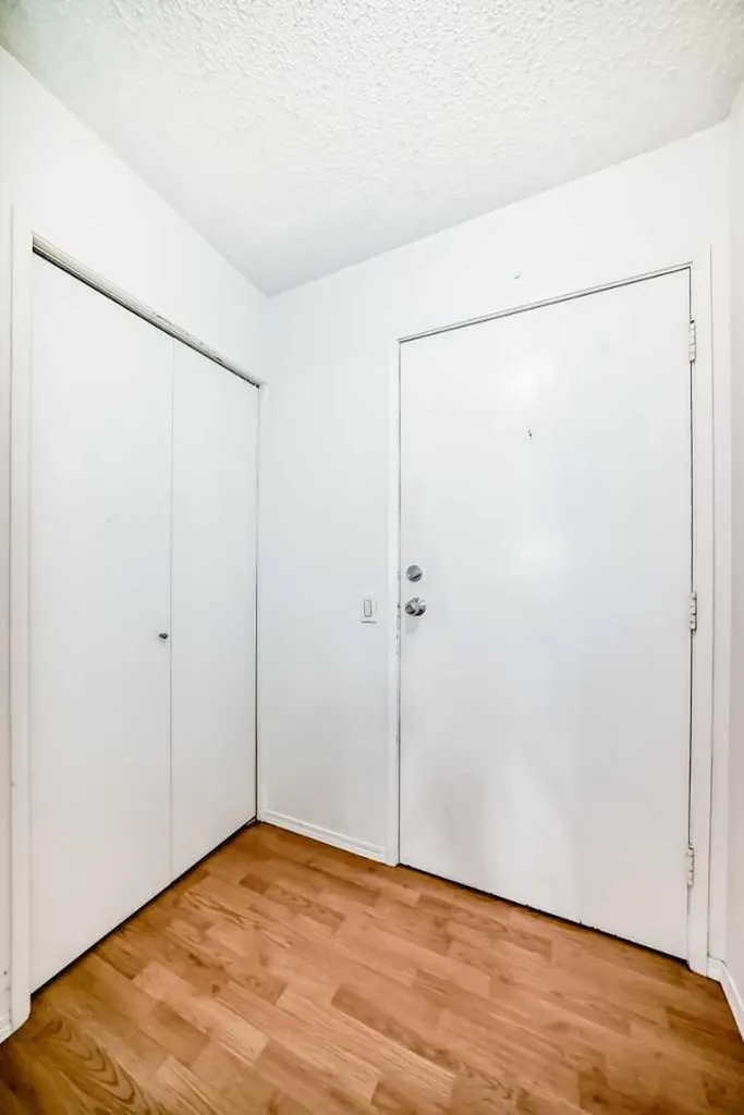 1633 26 Avenue SW Calgary AB T2T 1C7