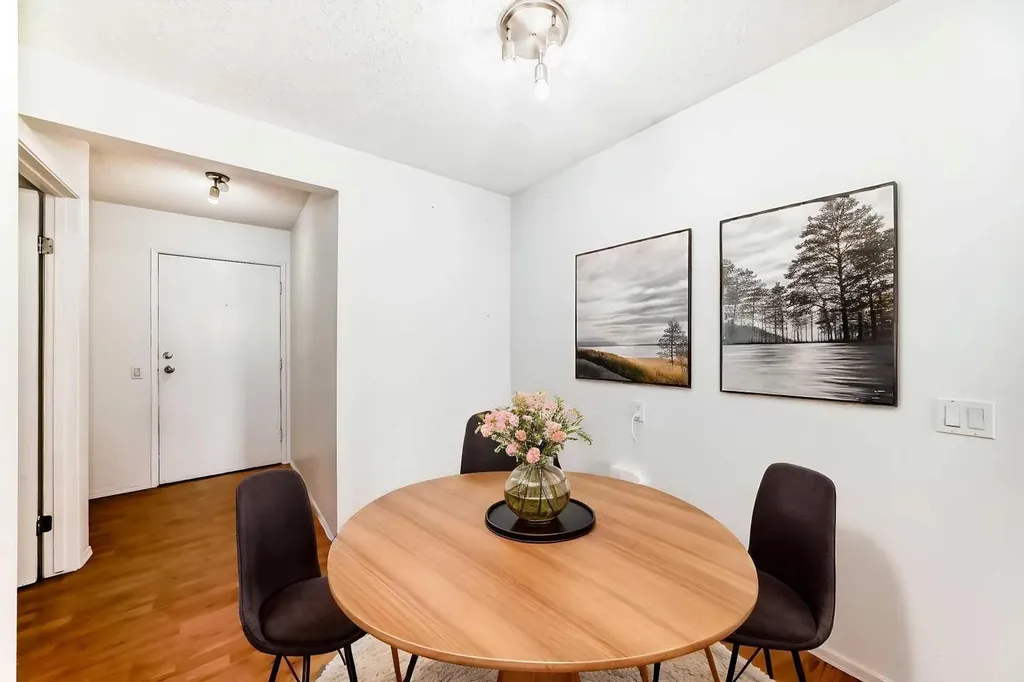 1633 26 Avenue SW Calgary AB T2T 1C7