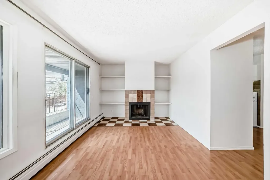 1633 26 Avenue SW Calgary AB T2T 1C7