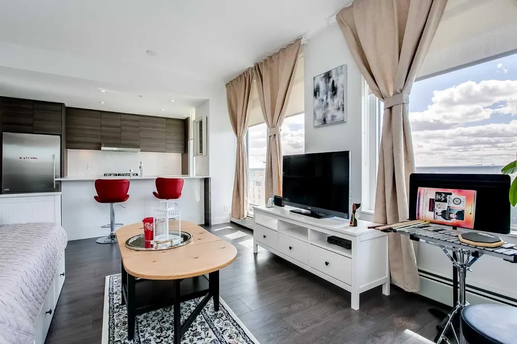 1501 6 Street SW Calgary AB T2R 0Z8