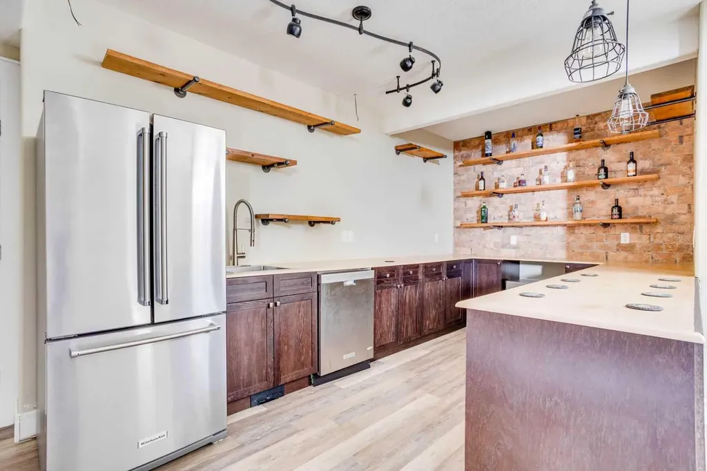 185 Falcon Drive Fort Mcmurray AB T9K0R8