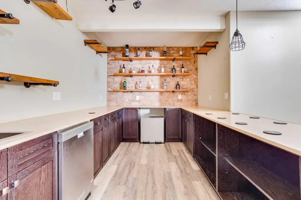 185 Falcon Drive Fort Mcmurray AB T9K0R8