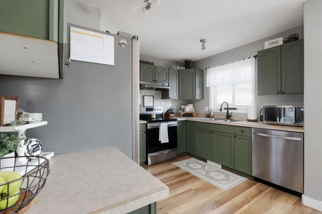 194 Mcdougall Crescent Fort Mcmurray AB T9K2P7