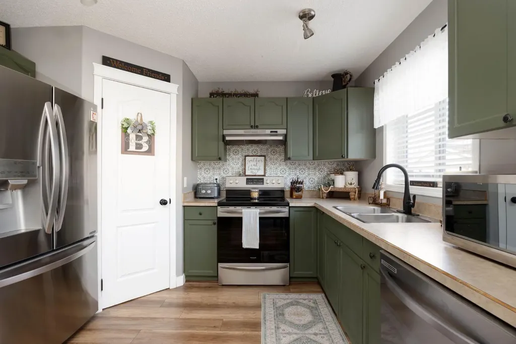 194 Mcdougall Crescent Fort Mcmurray AB T9K2P7