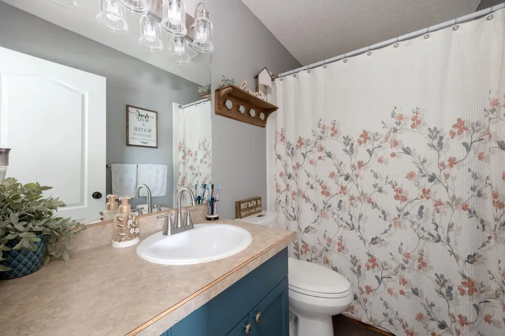 194 Mcdougall Crescent Fort Mcmurray AB T9K2P7