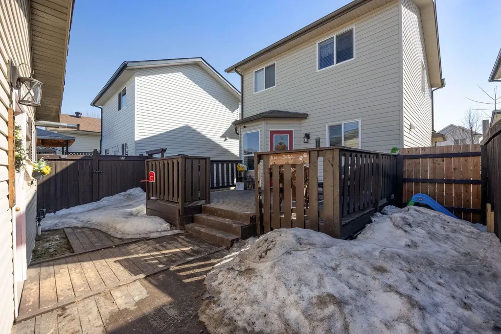 194 Mcdougall Crescent Fort Mcmurray AB T9K2P7
