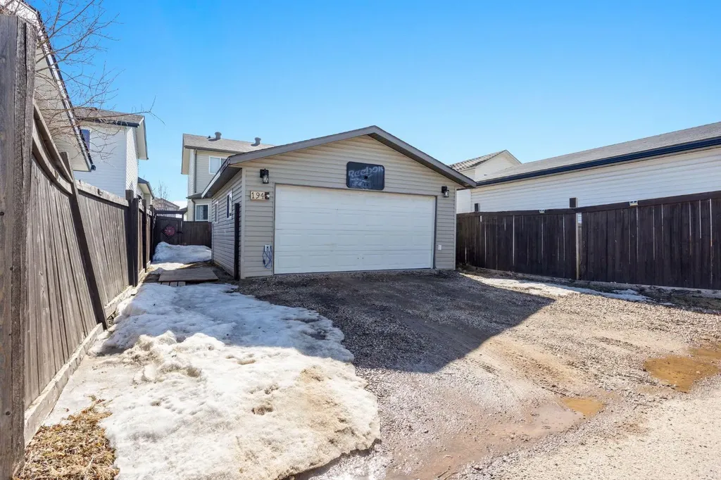 194 Mcdougall Crescent Fort Mcmurray AB T9K2P7