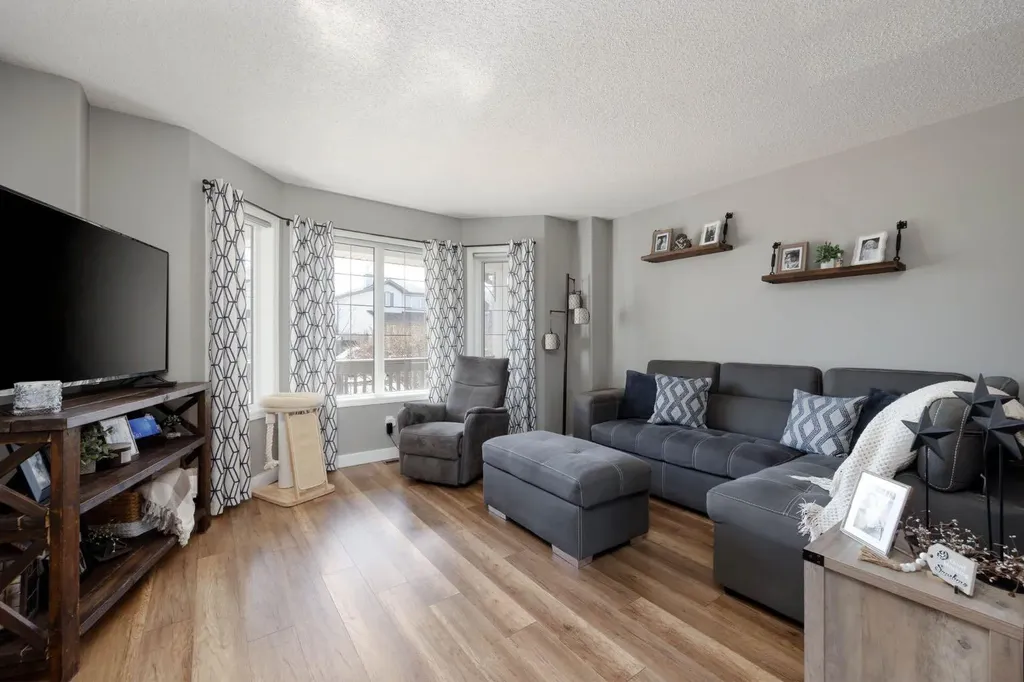 194 Mcdougall Crescent Fort Mcmurray AB T9K2P7