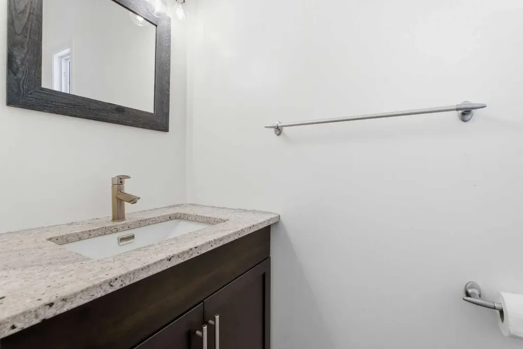 164 West Creek Green Chestermere AB T1X 0B4