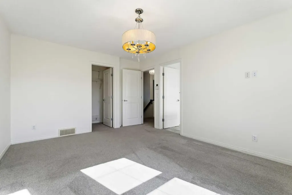 164 West Creek Green Chestermere AB T1X 0B4