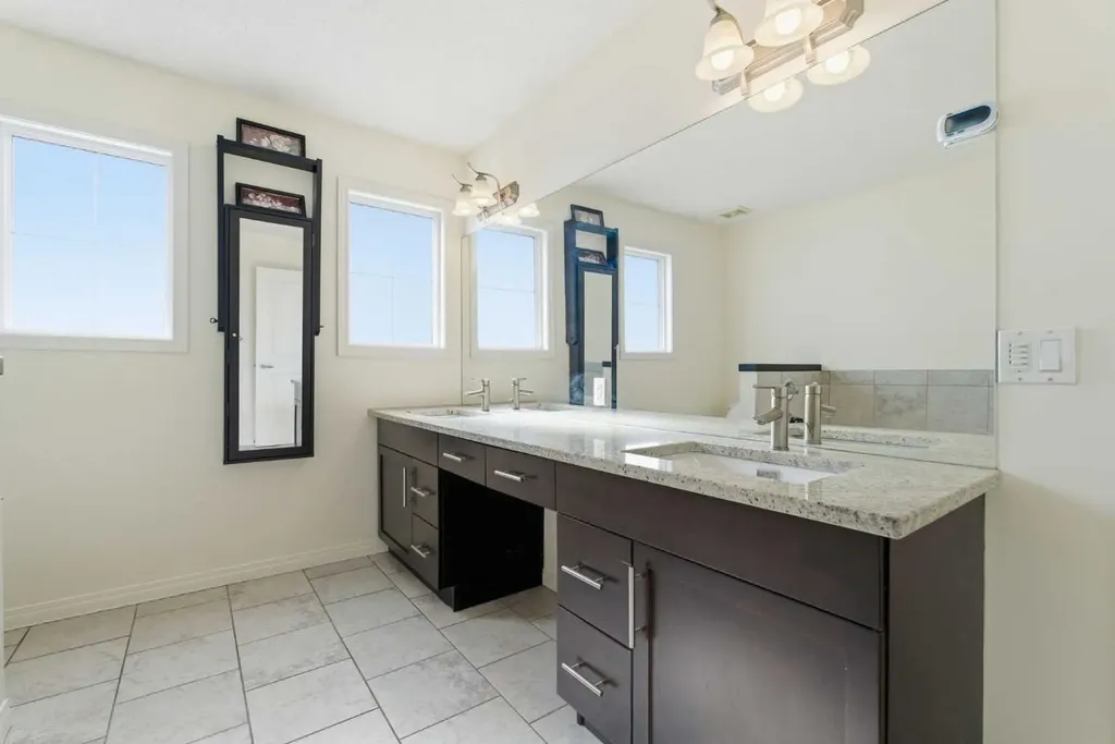 164 West Creek Green Chestermere AB T1X 0B4