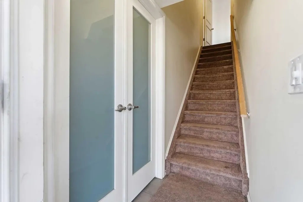 164 West Creek Green Chestermere AB T1X 0B4
