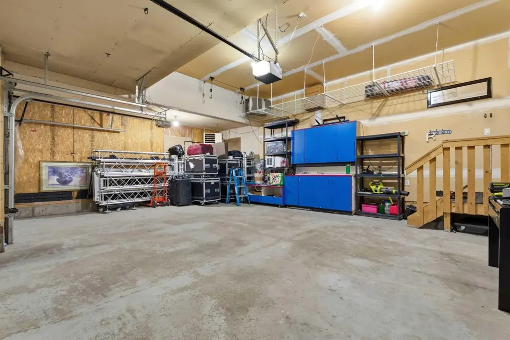 164 West Creek Green Chestermere AB T1X 0B4
