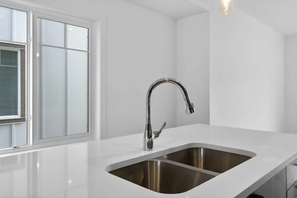 2231 81st Street SW Calgary AB T3H 6M4