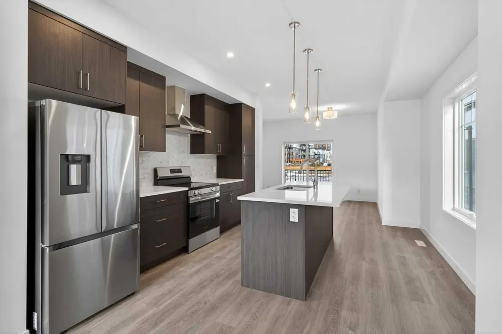 2231 81st Street SW Calgary AB T3H 6M4