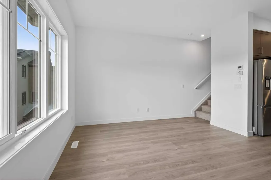 2231 81st Street SW Calgary AB T3H 6M4