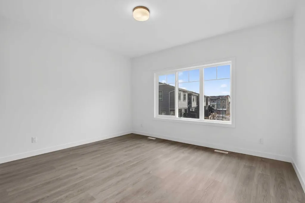 2231 81st Street SW Calgary AB T3H 3V8