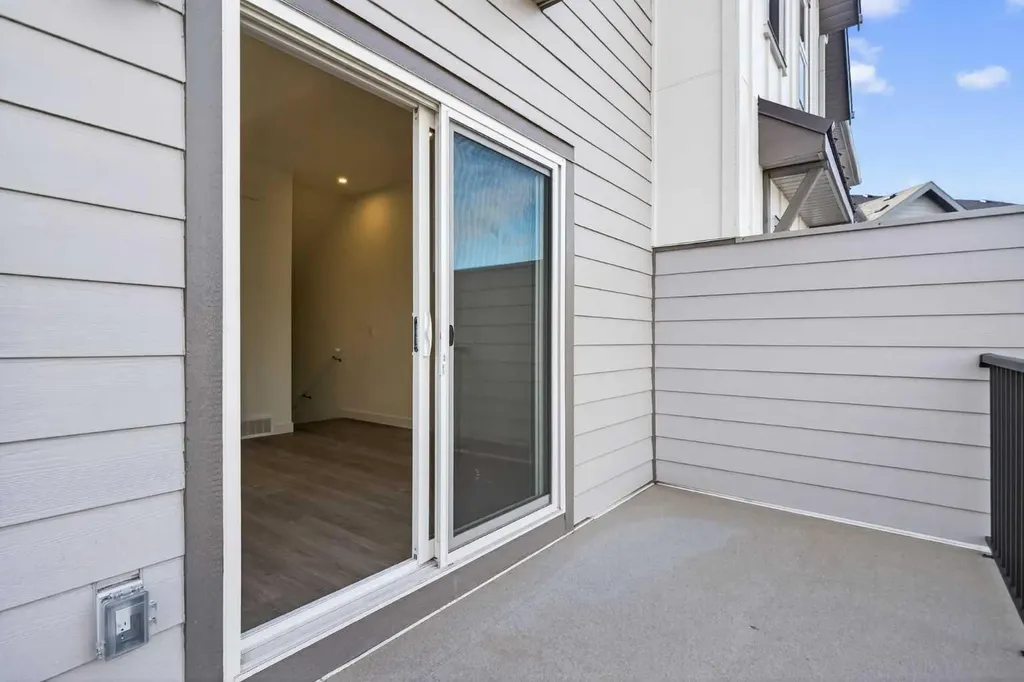 2231 81st Street SW Calgary AB T3H 3V8