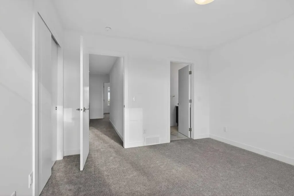 2231 81st Street SW Calgary AB T3H 3V8