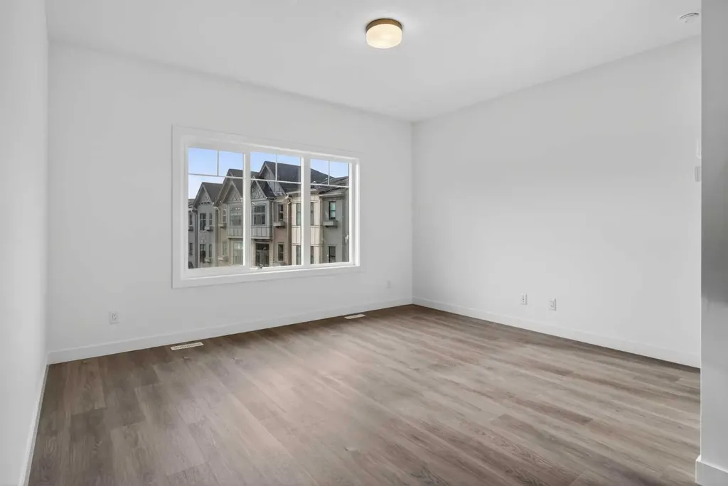 2231 81st Street SW Calgary AB T3H 3V8