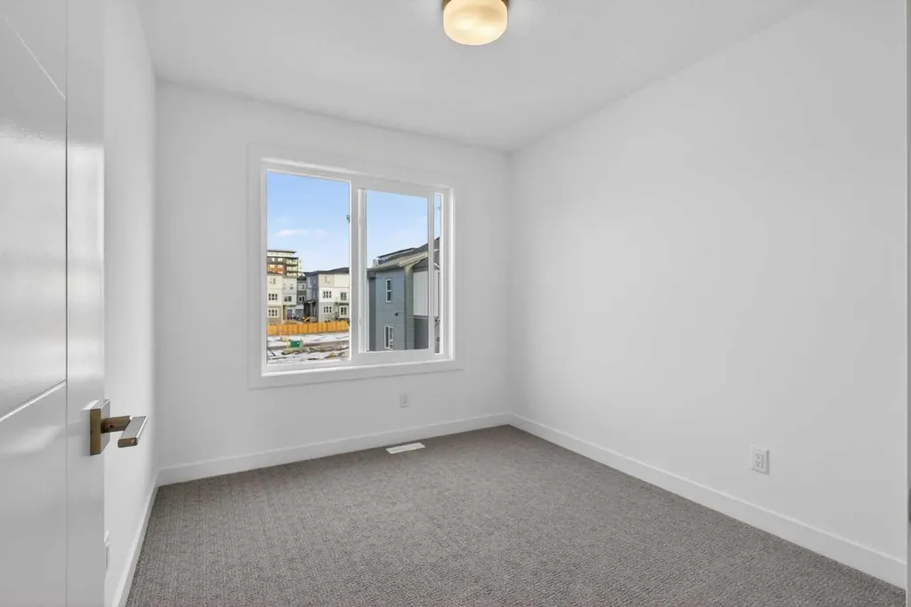 2231 81st Street SW Calgary AB T3H 3V8