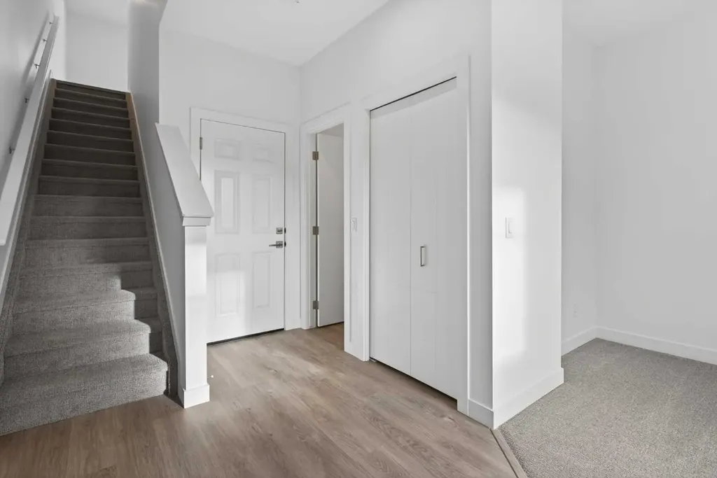 2231 81st Street SW Calgary AB T3H 3V8