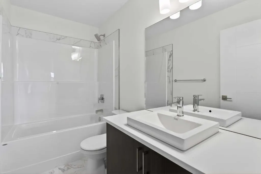 2231 81st Street SW Calgary AB T3H 3V8