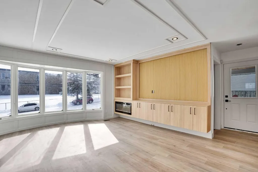 908 Stonehaven Road SW Calgary AB T2W 0P6
