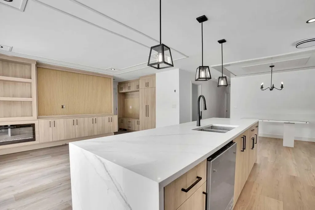 908 Stonehaven Road SW Calgary AB T2W 0P6