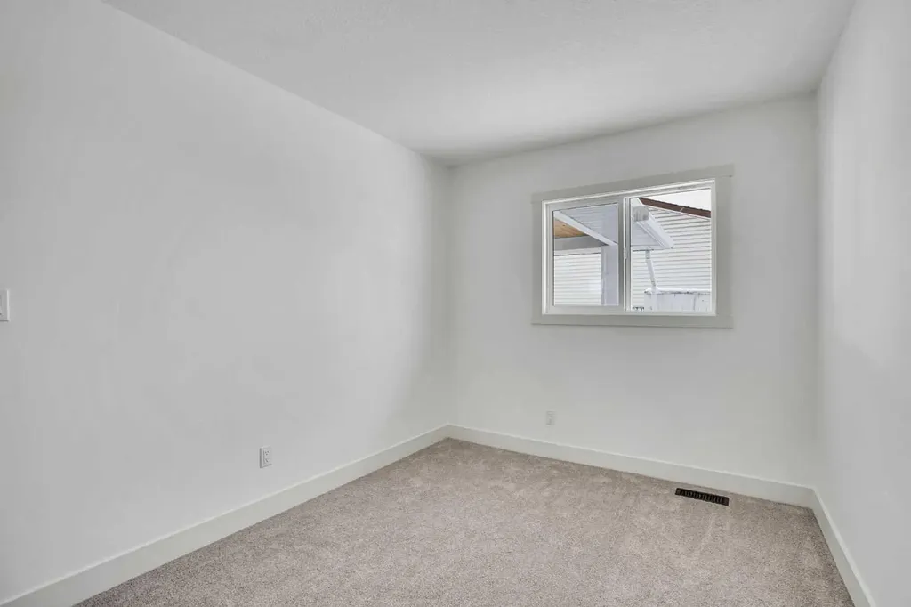 908 Stonehaven Road SW Calgary AB T2W 0P6