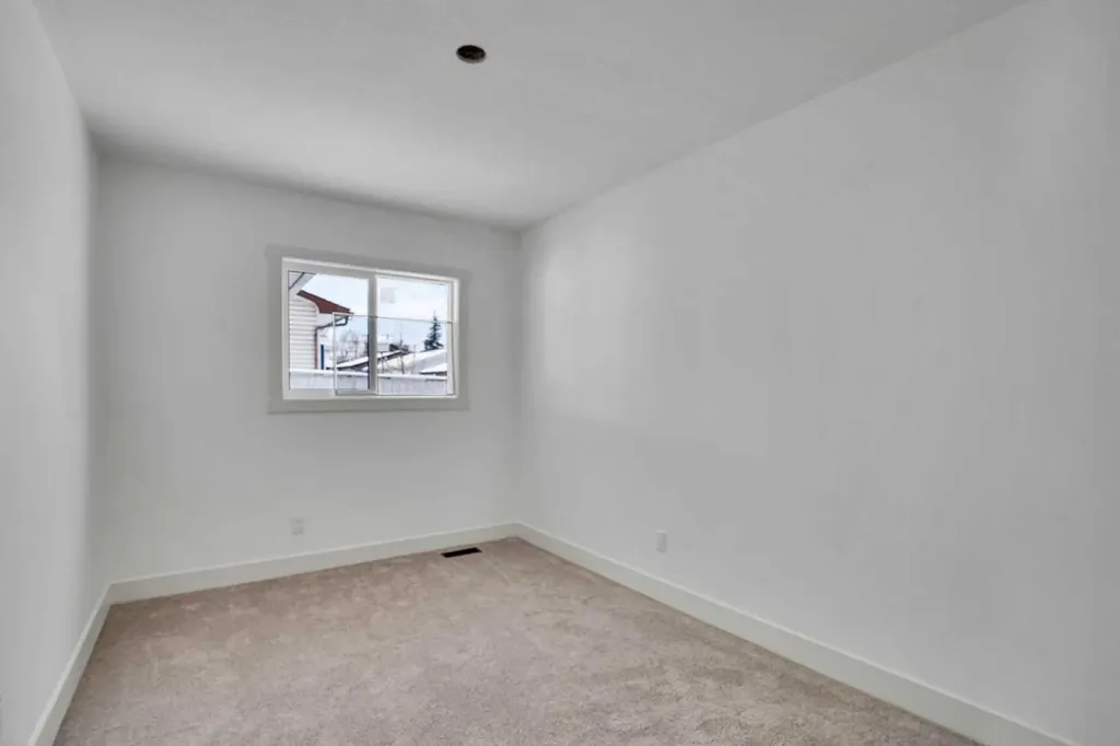 908 Stonehaven Road SW Calgary AB T2W 0P6